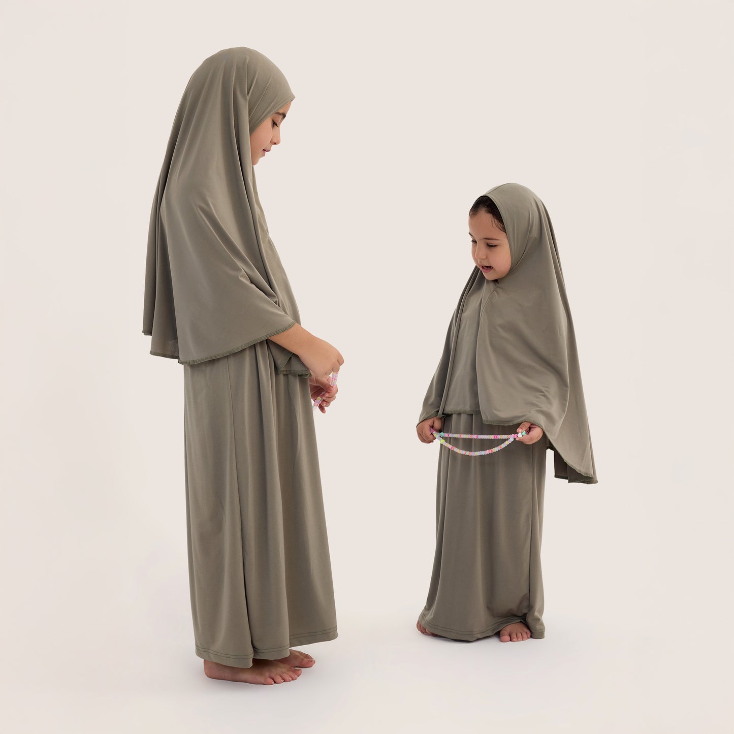 طقم صلاة للأطفال، لون كاكي.